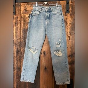 We The Free Distressed Jeans     Size 28
